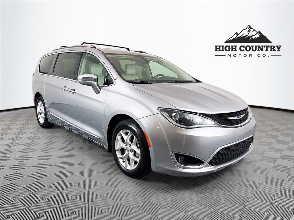 2020 Chrysler Pacifica Limited in Billet Silver Metallic Clearcoat — front three-quarter view